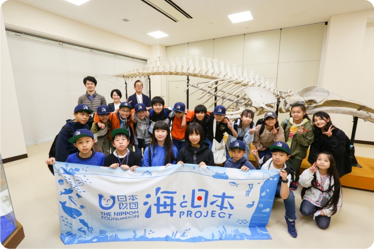 東京海洋大学で記念撮影